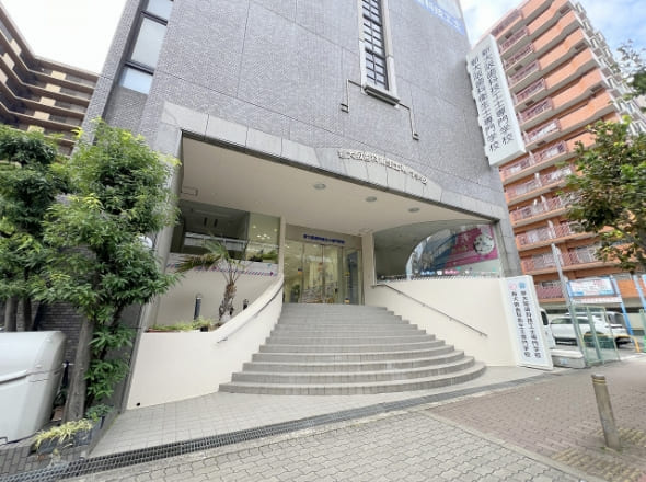 新大阪歯科衛生士専門学校